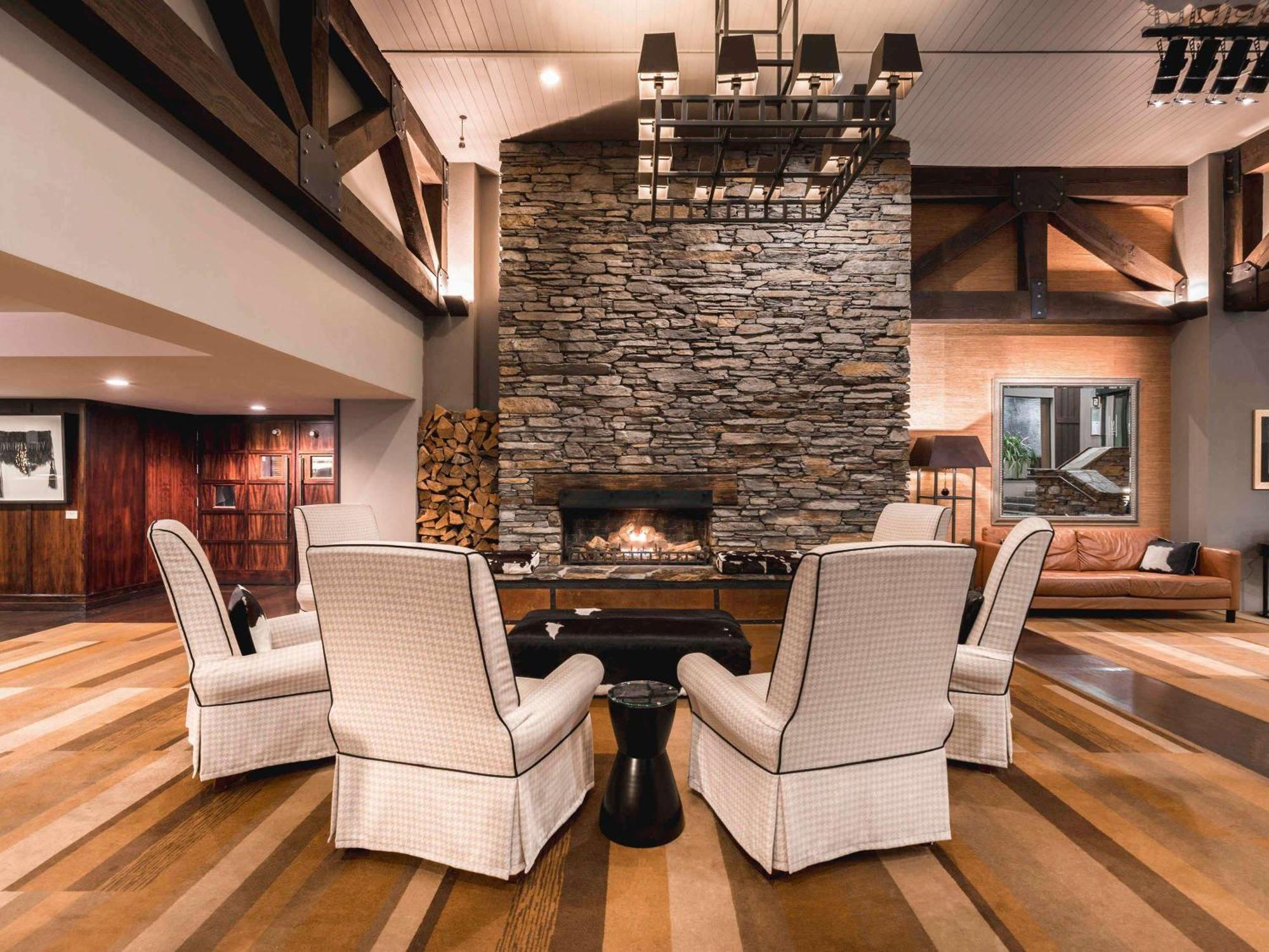 Hotel St Moritz Queenstown - Mgallery By Sofitel Esterno foto Interior of the Lodge at Blue Sky