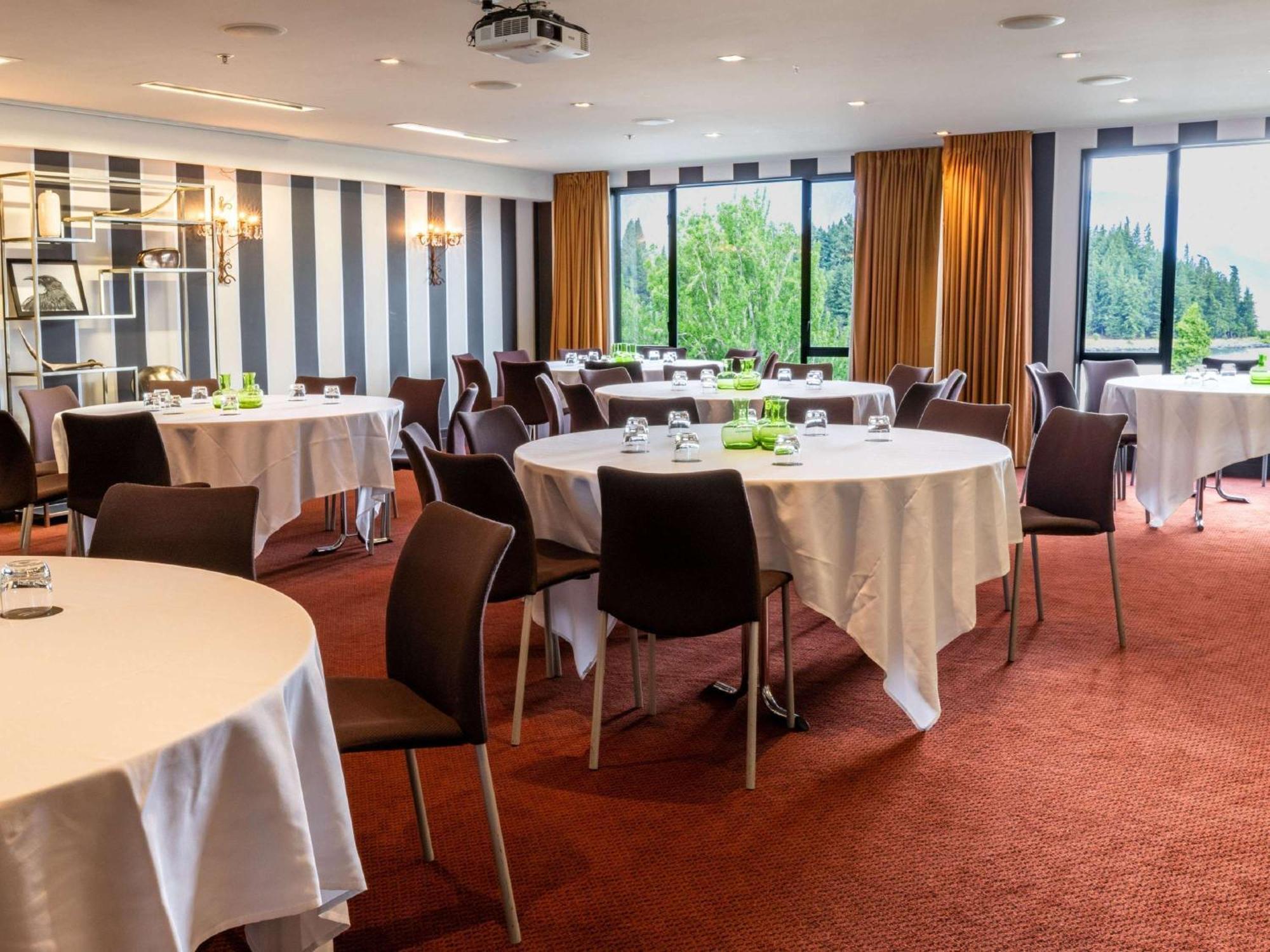 Hotel St Moritz Queenstown - Mgallery By Sofitel Esterno foto The meeting room