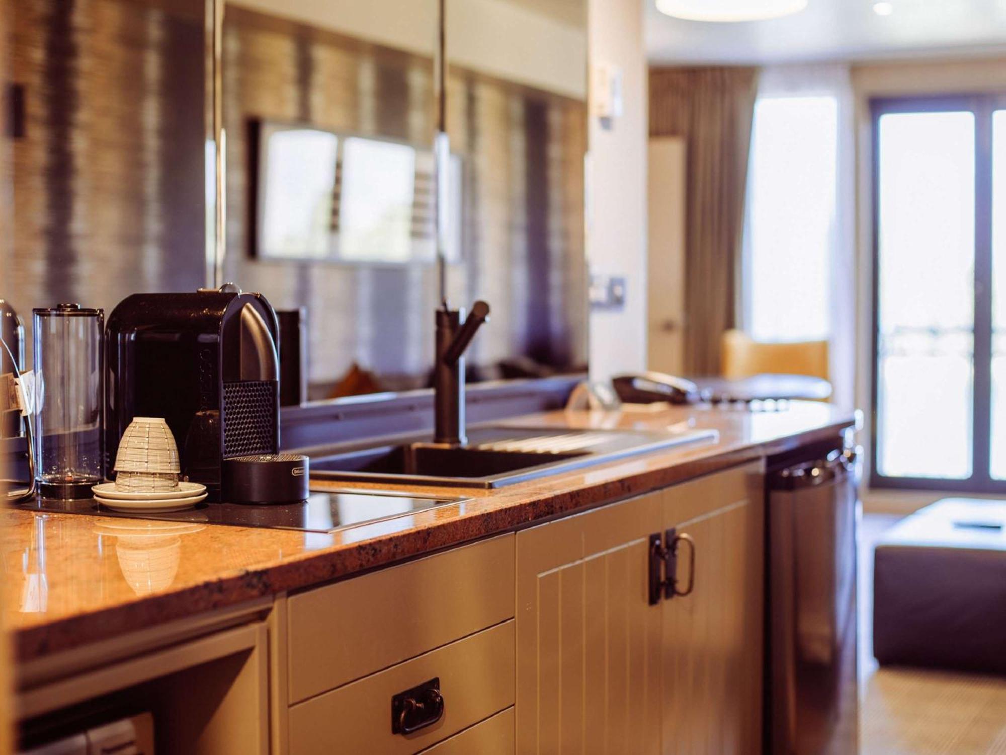 Hotel St Moritz Queenstown - Mgallery By Sofitel Esterno foto A Nespresso machine in a hotel room